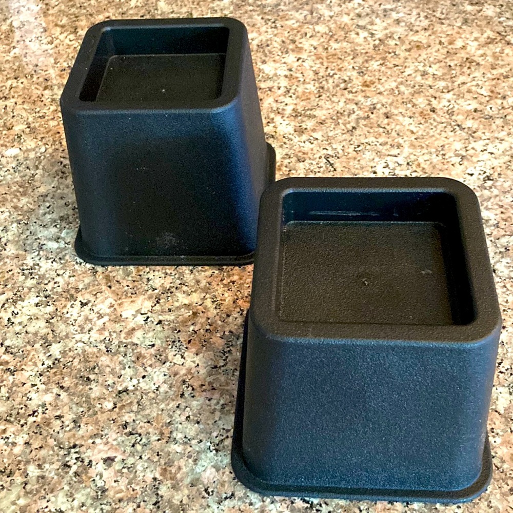 Set of 2 bed risers (4 inch high/3 inch elevation)